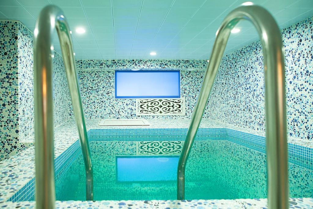 Hotel Topaz Astana Extérieur photo