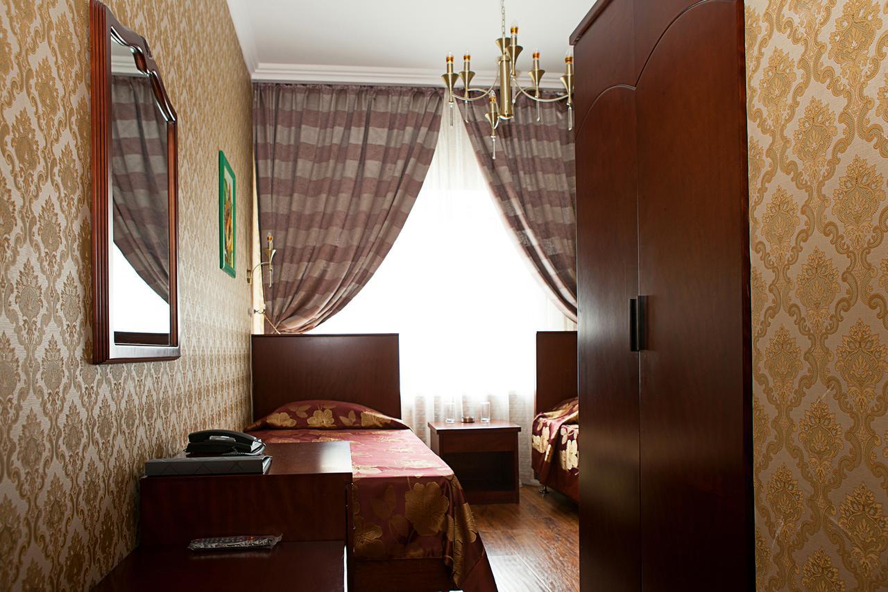 Hotel Topaz Astana Extérieur photo